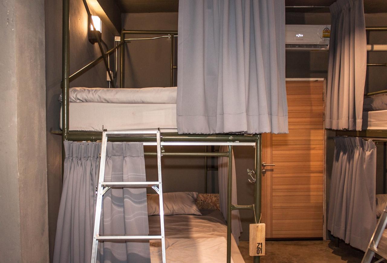 Auberge de jeunesse Zhelter'Bkk à Bangkok Extérieur photo