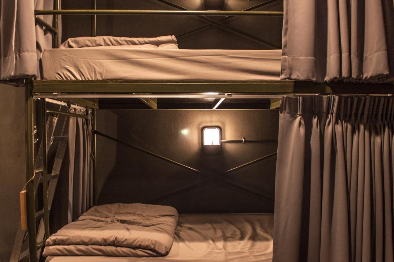 Auberge de jeunesse Zhelter'Bkk à Bangkok Extérieur photo