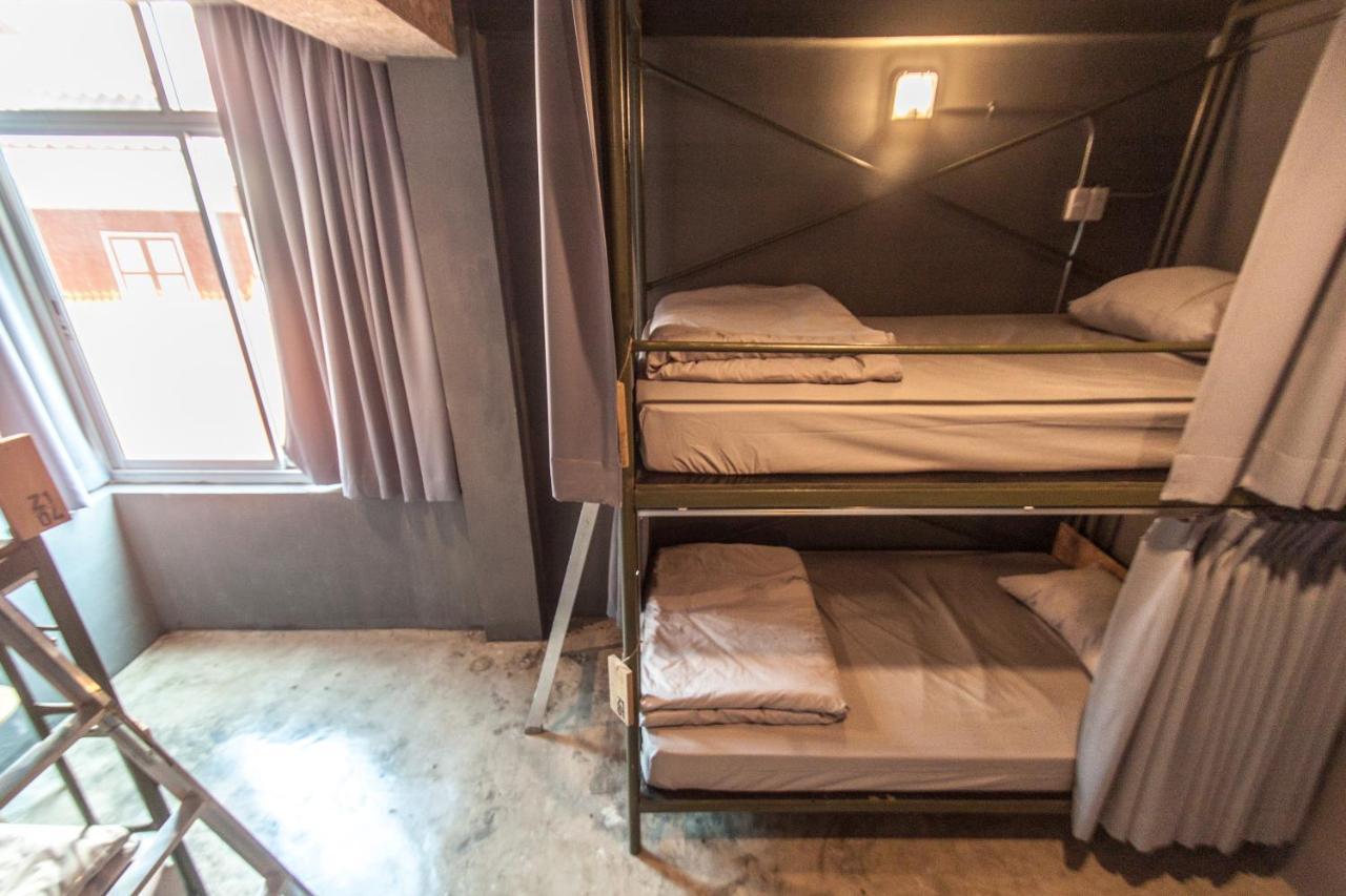 Auberge de jeunesse Zhelter'Bkk à Bangkok Extérieur photo